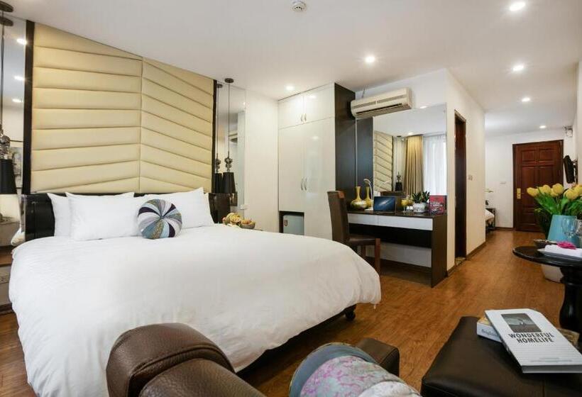 سوییت خانوادگی, Splendid Star Grand Hotel And Spa