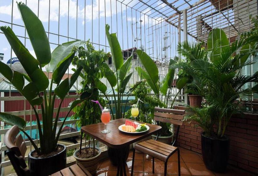 سوییت جونیور, Splendid Star Grand Hotel And Spa