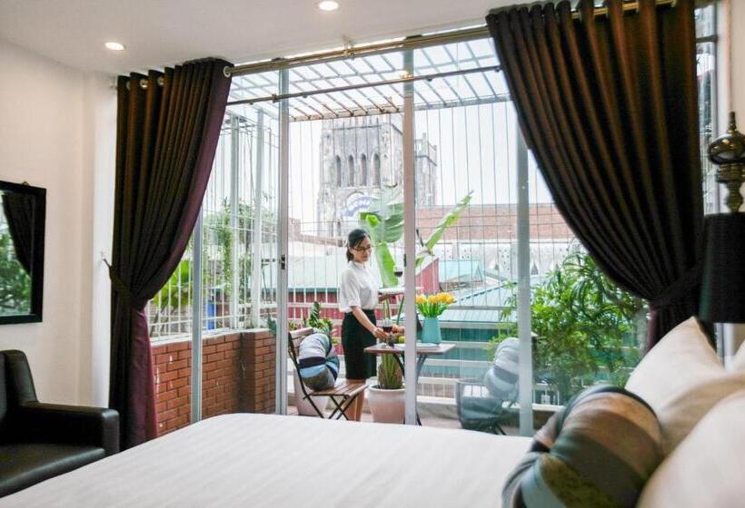 سوییت جونیور, Splendid Star Grand Hotel And Spa