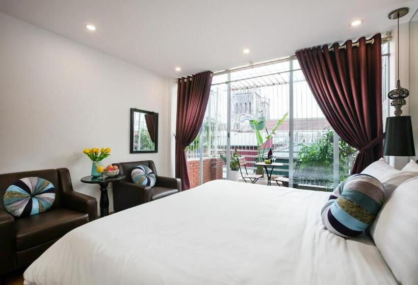 سوییت جونیور, Splendid Star Grand Hotel And Spa