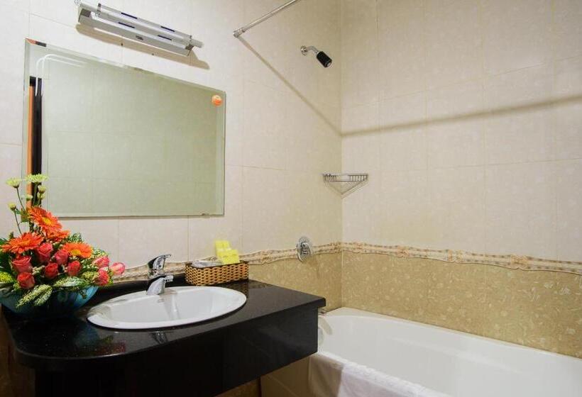 اتاق سوپریور, Boss Palace