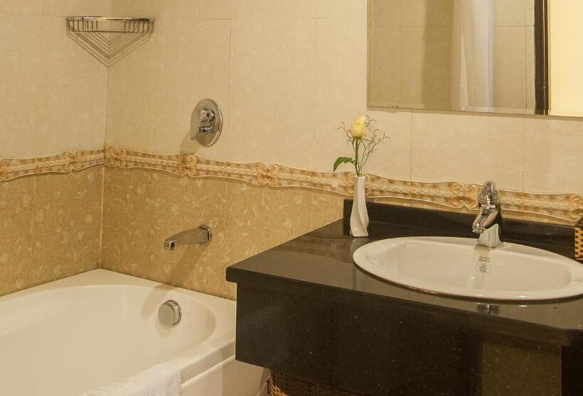 سوییت لوکس, Boss Palace