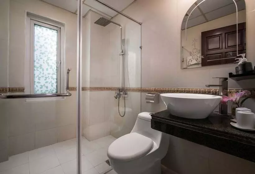 اتاق اجرایی, La Suite Hotel & Spa