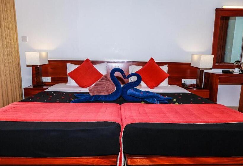 اتاق لوکس, Pelwehera Village Resort