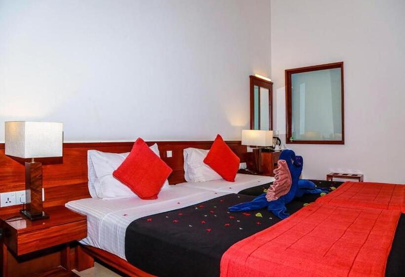 디럭스 룸, Pelwehera Village Resort