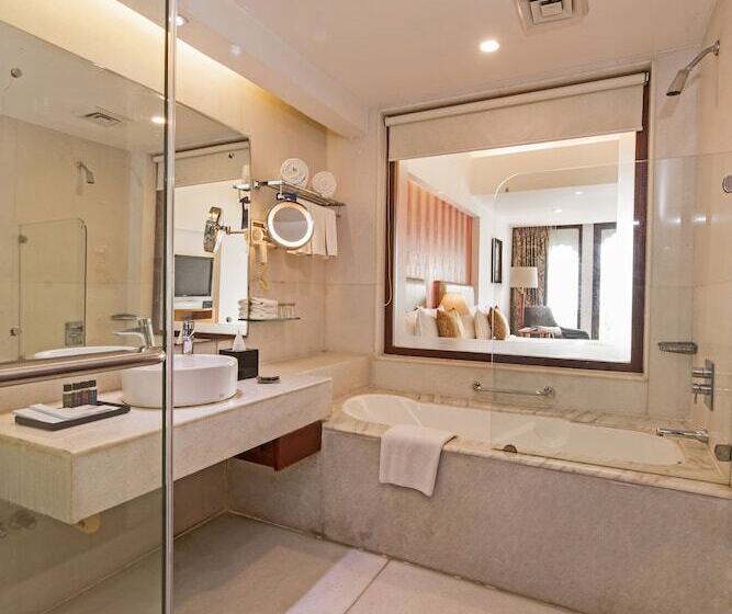 اتاق سوپریور, Radisson Blu Udaipur Palace Resort & Spa