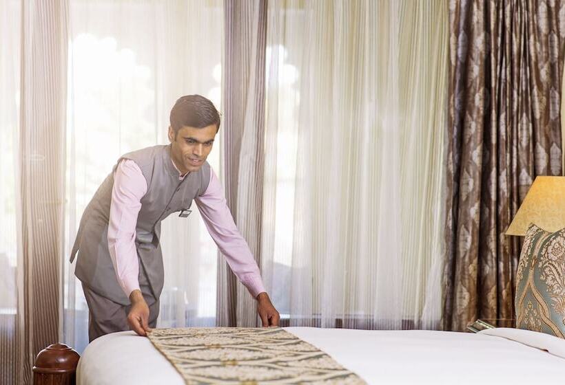 اتاق کلاس بیزنس, Radisson Blu Udaipur Palace Resort & Spa