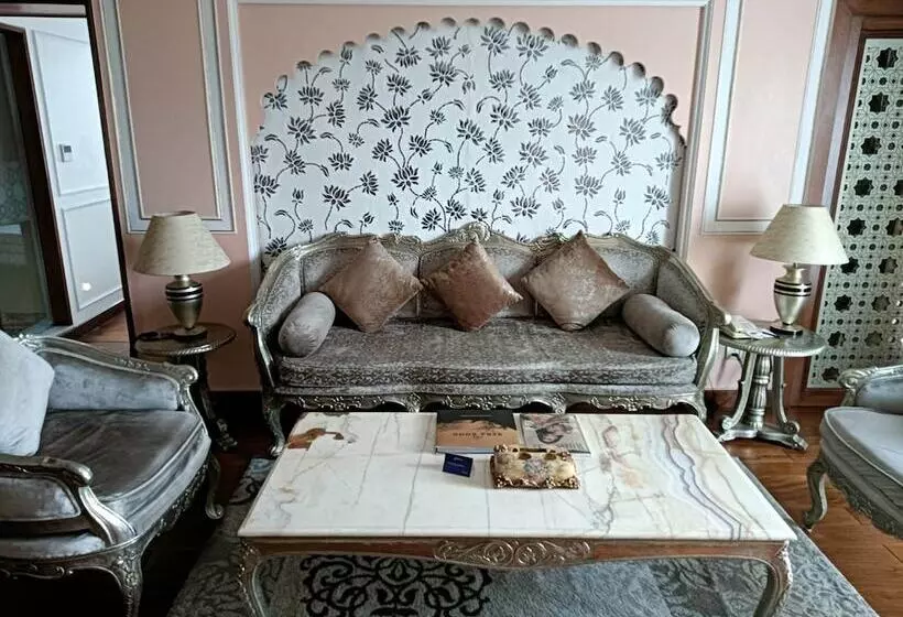プレミアムスイート, Radisson Blu Udaipur Palace Resort & Spa