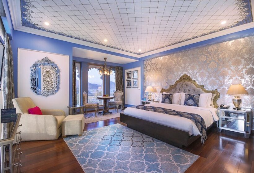 سوییت, Radisson Blu Udaipur Palace Resort & Spa