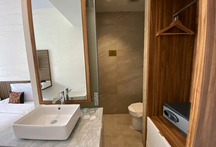 스탠다드 룸 킹사이즈 침대, Green Forest Resort & Wedding Bandung
