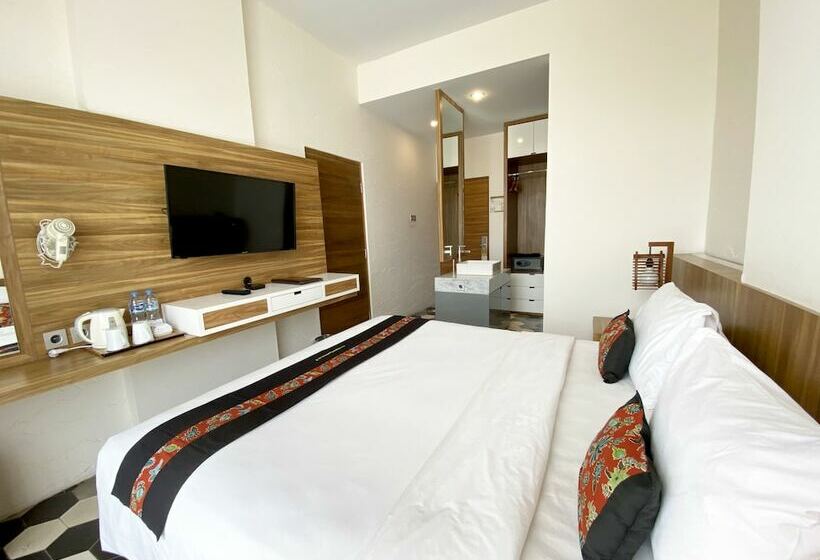 Номер Deluxe Кровать Кинг, Green Forest Resort & Wedding Bandung