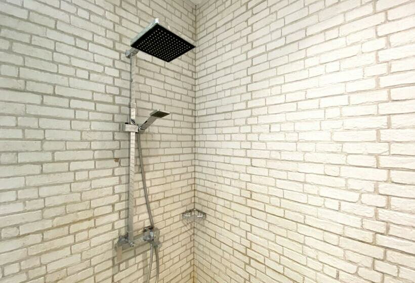 Номер Deluxe Кровать Кинг, Green Forest Resort & Wedding Bandung