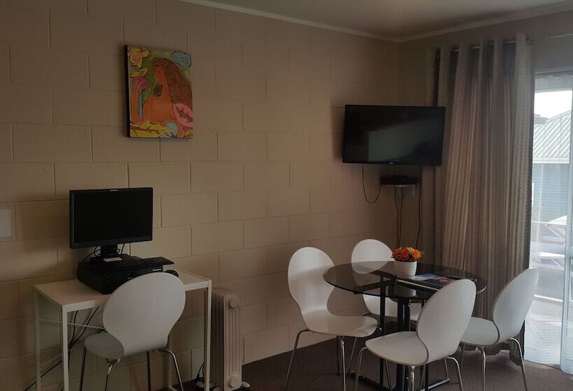 침실 1개 아파트, Six On Union Motel