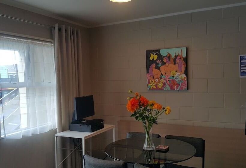 침실 1개 아파트, Six On Union Motel