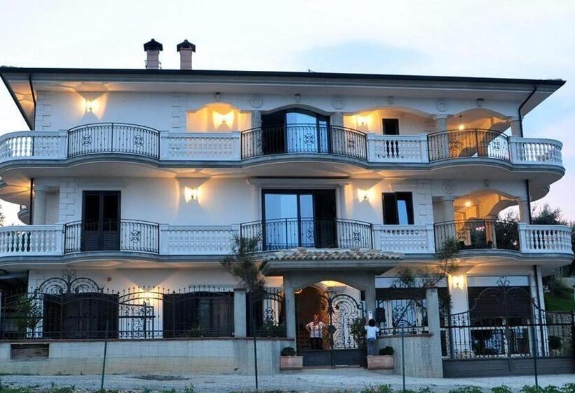 غرفة قياسية ثلاثية, B&b Rosa Dei Venti