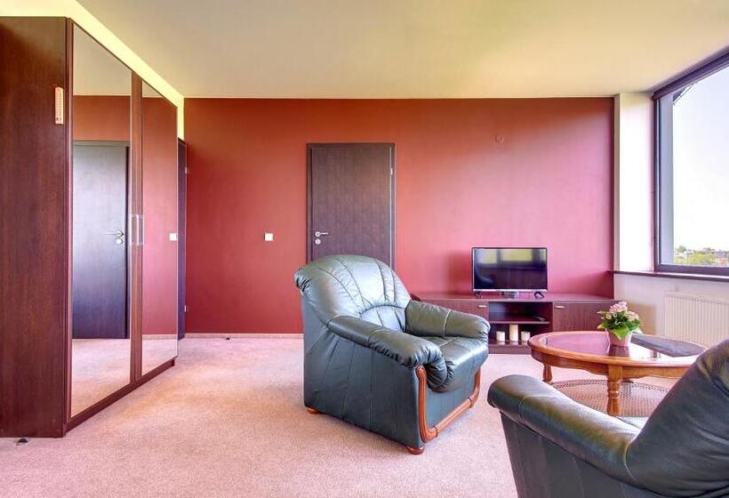 سوئیت 2 خوابه, Aero