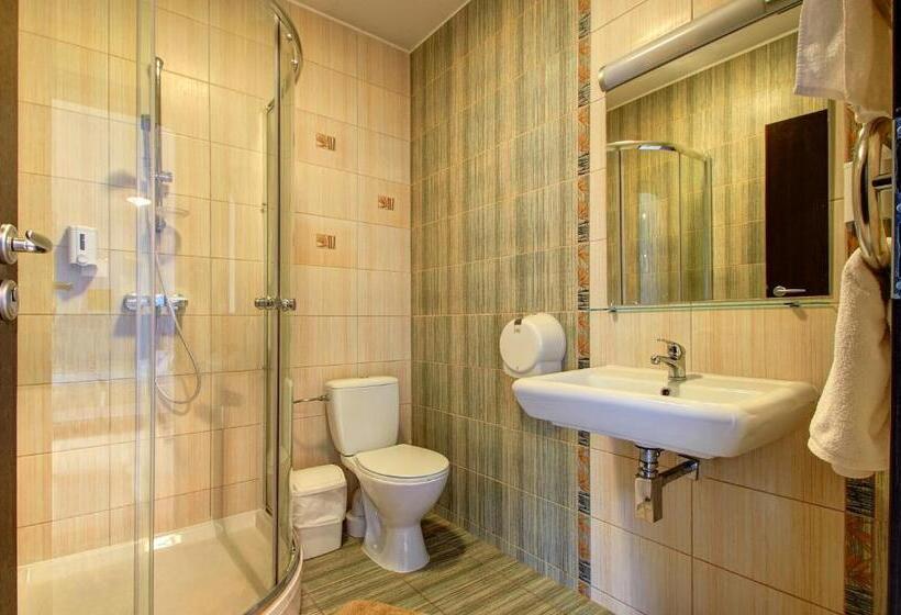 اتاق راحتی سه تخته, Aero