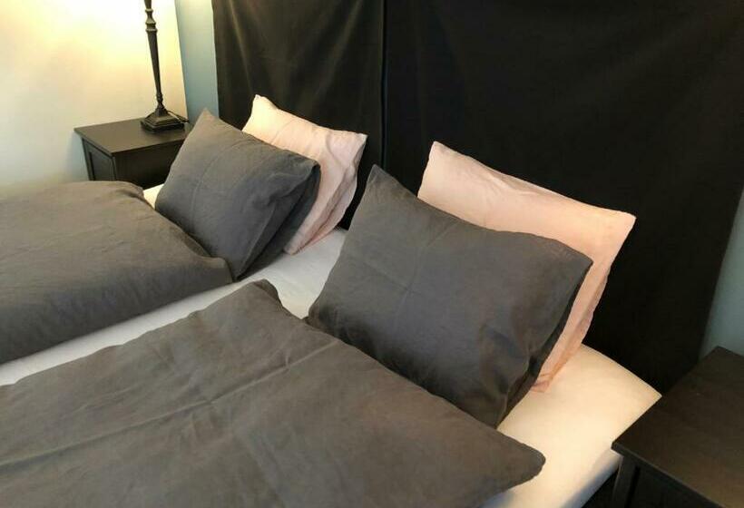 バス共有のスタンダードルーム, Pajula Majatalo