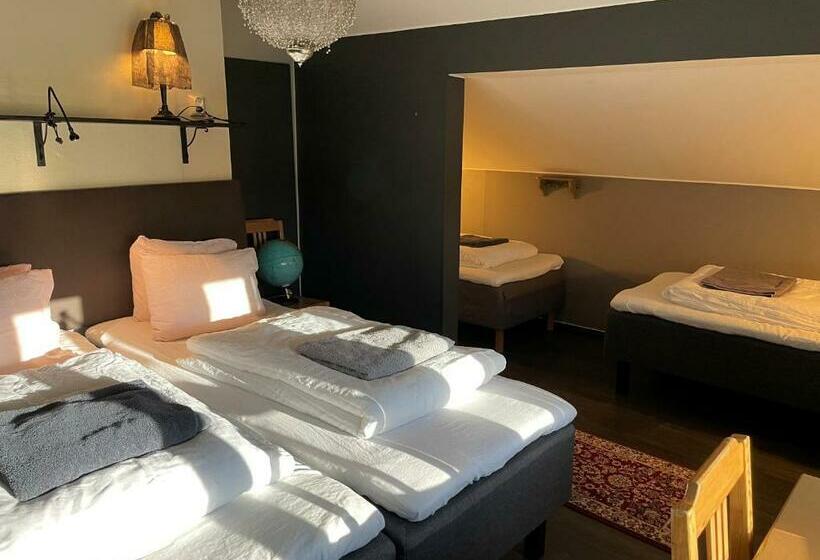 浴室共有スタンダード４人用ルーム, Pajula Majatalo