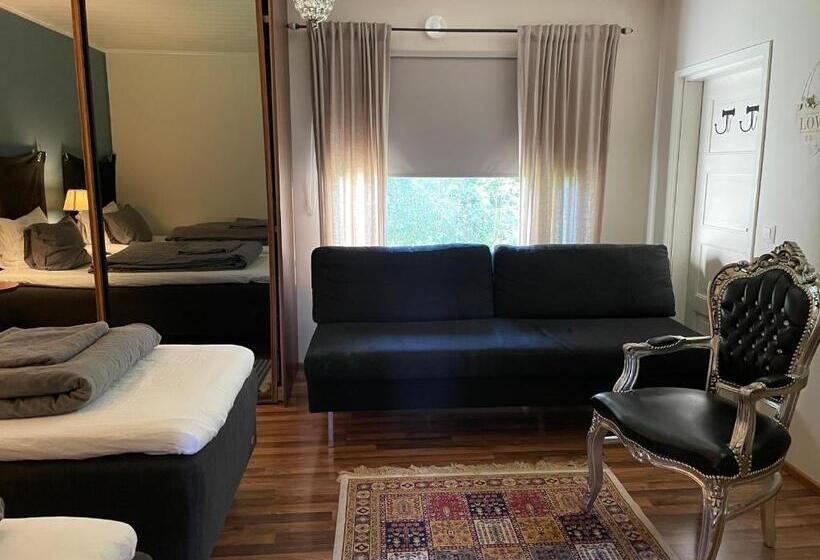 バス共有のスタンダードルーム, Pajula Majatalo