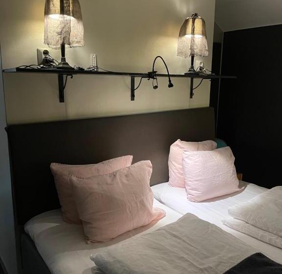 浴室共有スタンダード４人用ルーム, Pajula Majatalo