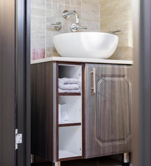 Номер Deluxe, Three Small Trees