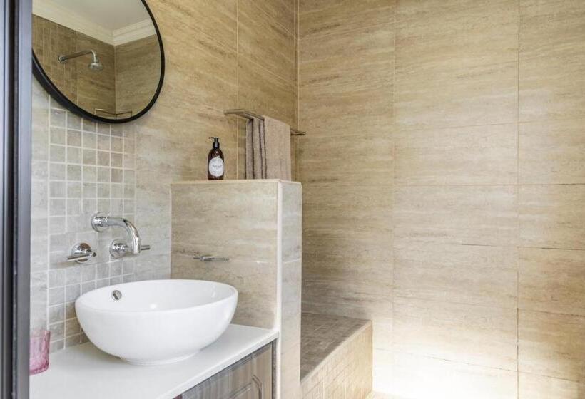 Номер Deluxe, Three Small Trees