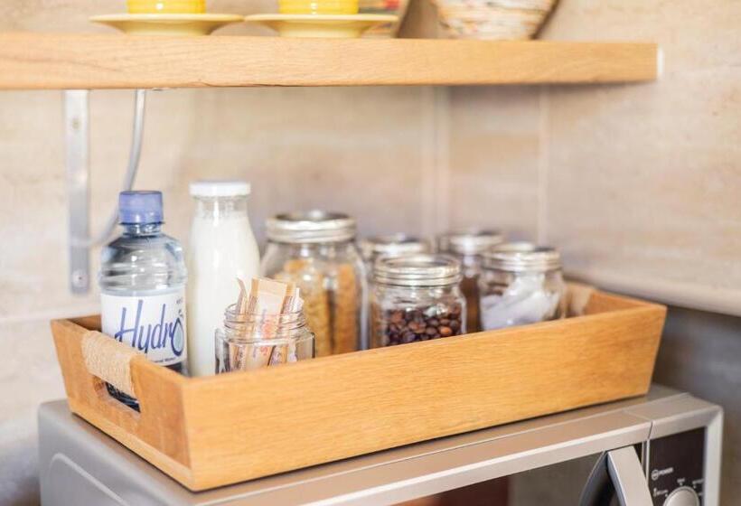 Номер Deluxe, Three Small Trees