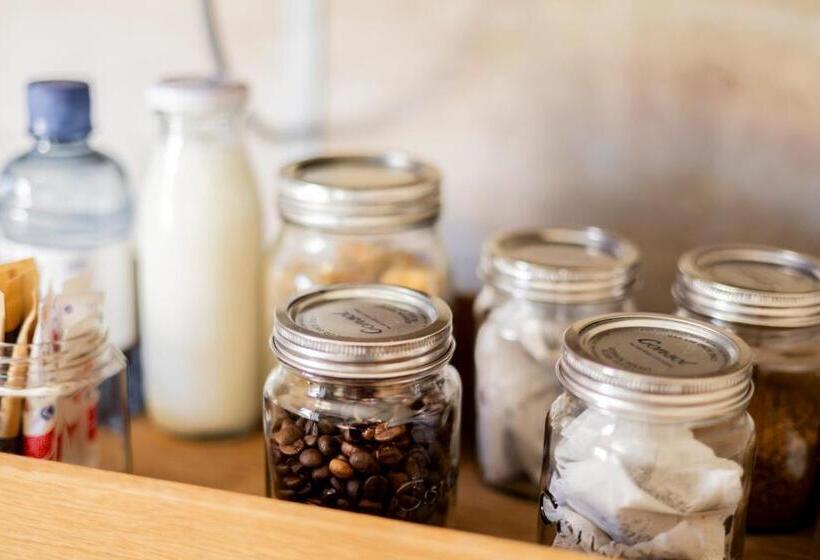 Номер Deluxe, Three Small Trees