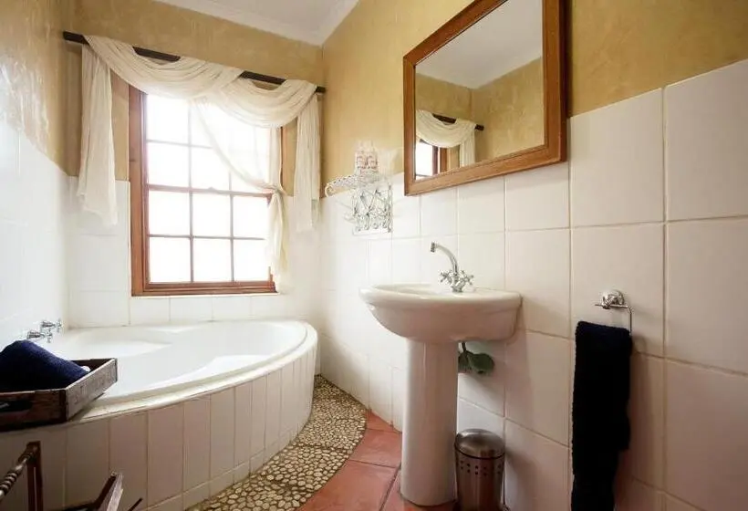 スタンダードルーム, Finchley Farm Cottages