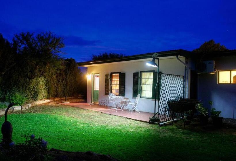 标准间, Finchley Farm Cottages