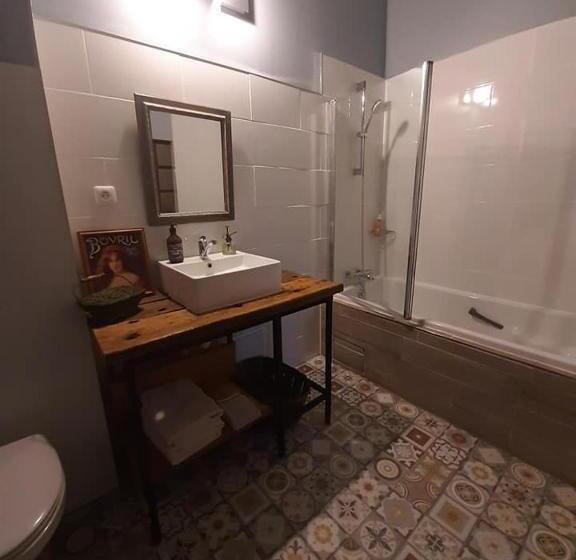 Четырехместный Номер Стандарт, La Grange De La Batone   Bed And Breakfast