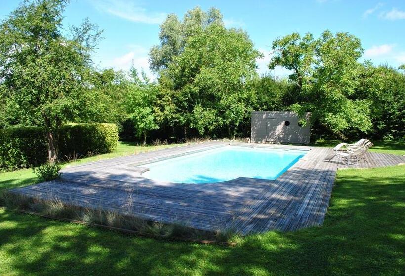 חדר סטנדרט לארבעה, La Grange De La Batone   Bed And Breakfast