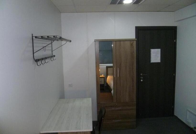 اتاق استاندارد یک تخته با سرویس بهداشتی مشترک, Datacom Guest House