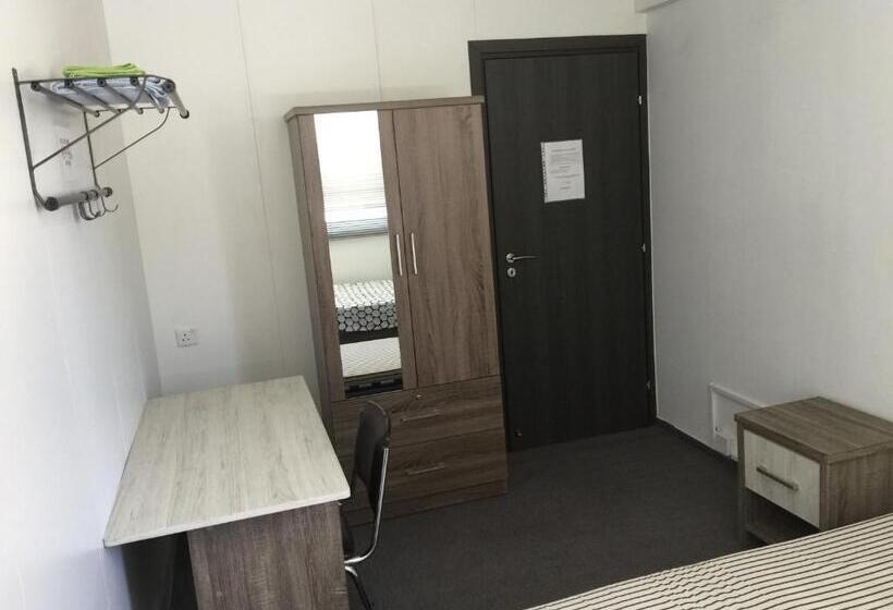 اتاق استاندارد یک تخته با سرویس بهداشتی مشترک, Datacom Guest House