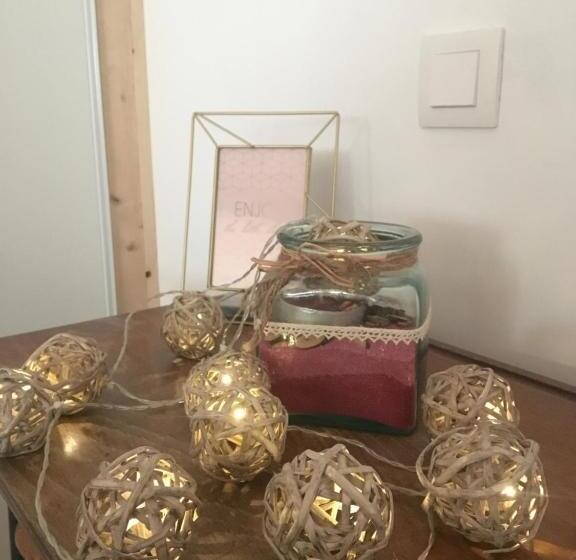 Студия Стандарт, La Petite Cabrière