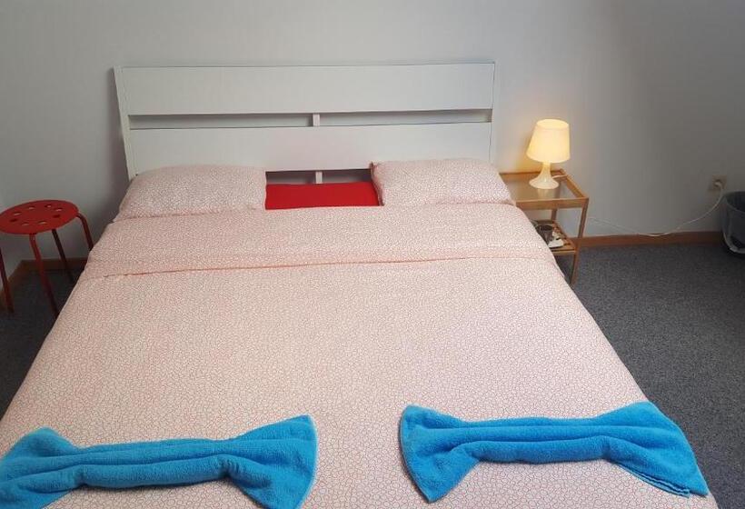 اتاق استاندارد با سرویس بهداشتی مشترک, Du Moulin Room