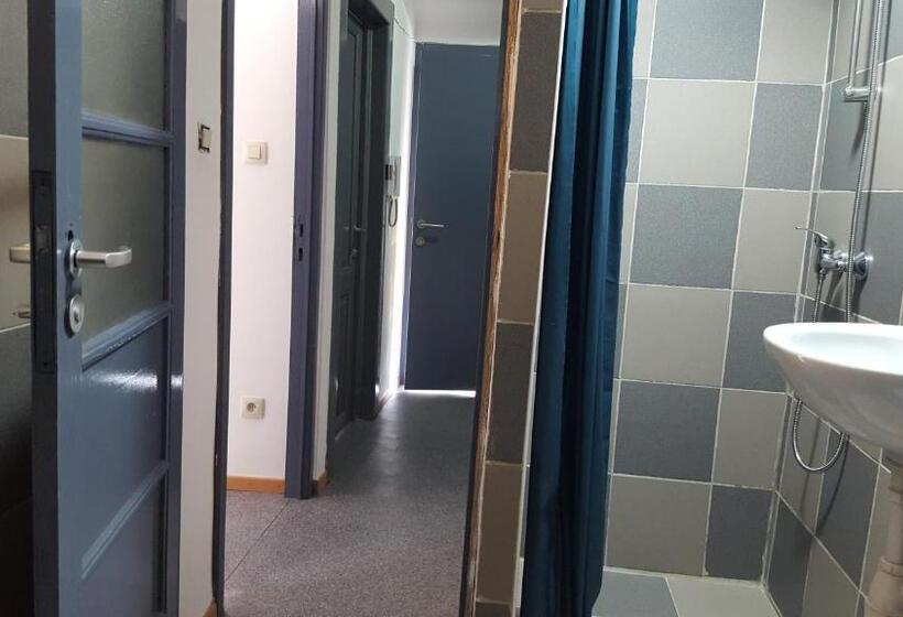 اتاق استاندارد با سرویس بهداشتی مشترک, Du Moulin Room