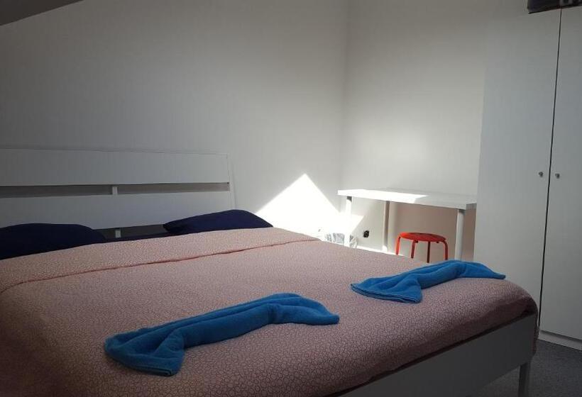 اتاق استاندارد با سرویس بهداشتی مشترک, Du Moulin Room