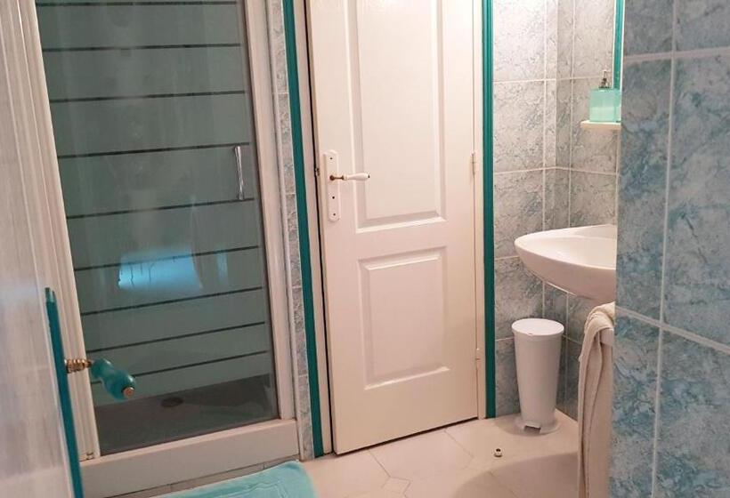 غرفة عائلية مطلّة علي الحديقة, Chez Herveline Le Fer