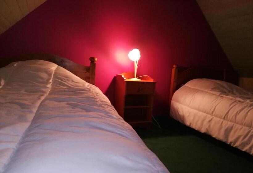 غرفة عائلية مطلّة علي الحديقة, Chez Herveline Le Fer