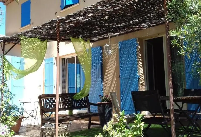 اتاق استاندارد با چشمانداز باغ, Les Chardons Bleus