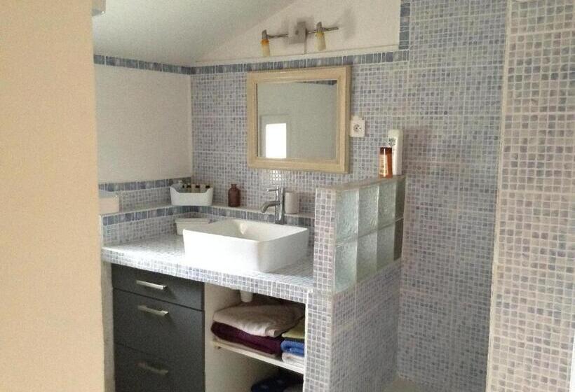 اتاق استاندارد, Chambre D Hôtes Le Cèdre
