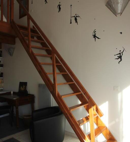 غرفة قياسية, Entre Avignon Et Pont Du Gard