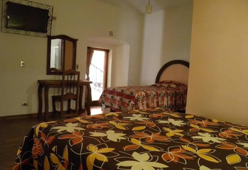 اتاق استاندارد سه نفره, Barroco