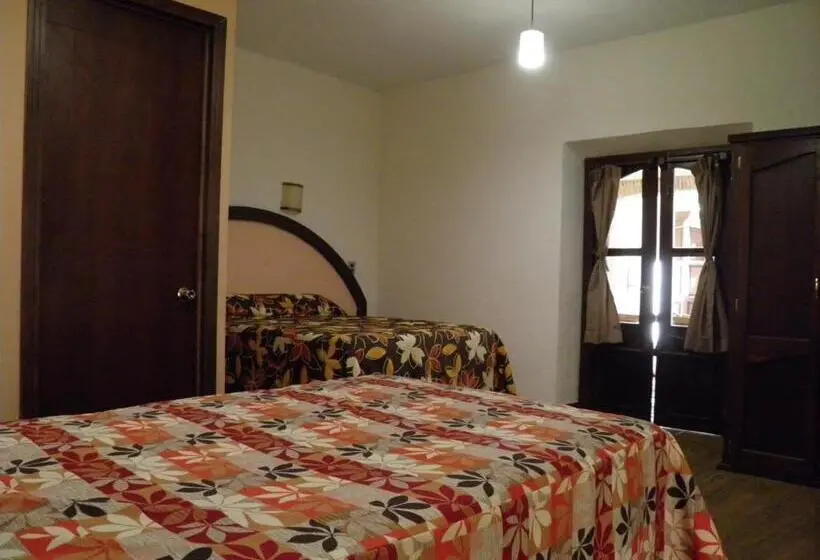 اتاق استاندارد سه نفره, Barroco