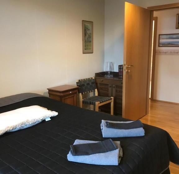 اتاق لوکس, Eiði Farmhouse