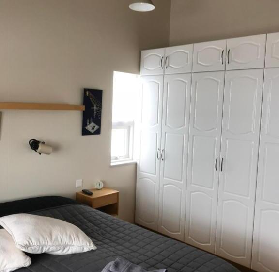 اتاق لوکس, Eiði Farmhouse