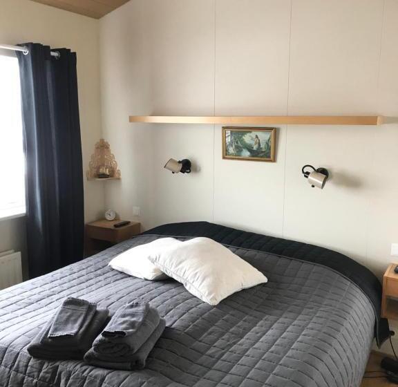 اتاق لوکس, Eiði Farmhouse