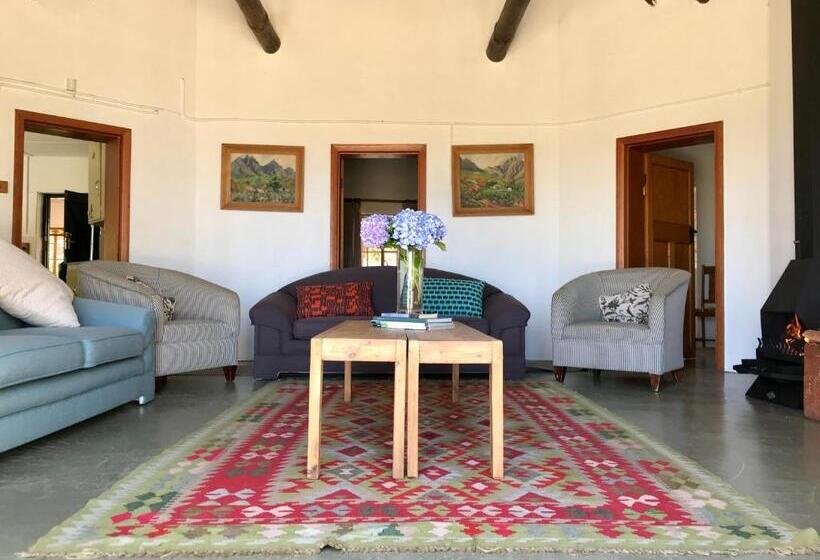 منزل 3 غرف نوم, Fisaasbos